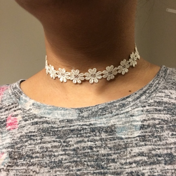 Jewelry - 3/$15 ** White flowers lace choker band necklace